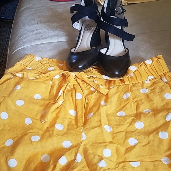 Shorts - Picture 4 of 4